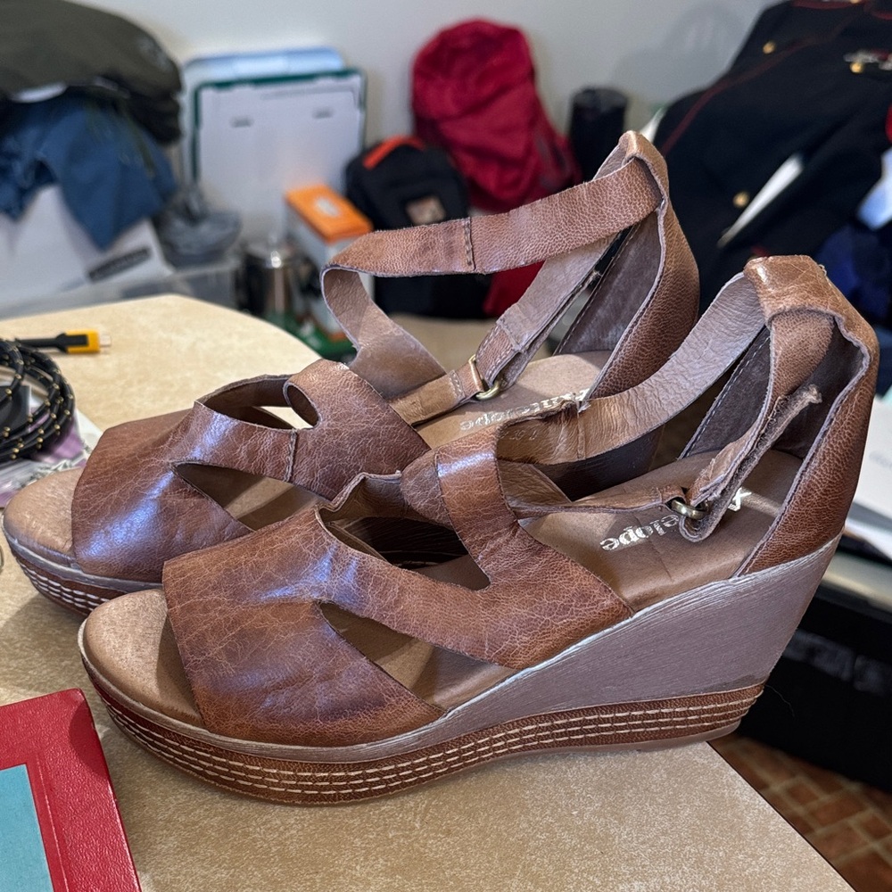 Antelope Brown Leather Wedge Sandals